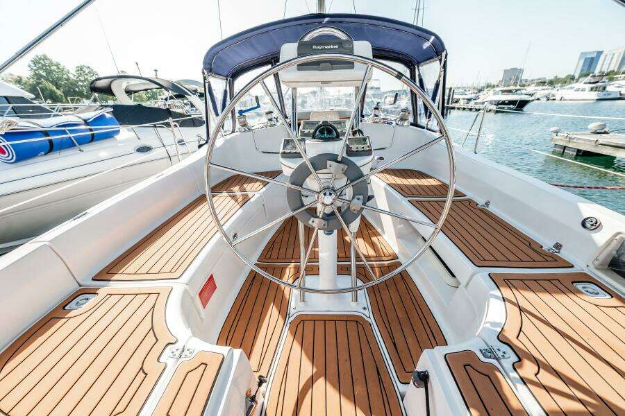 Pharma Sea 36ft Hunter Yacht For Sale