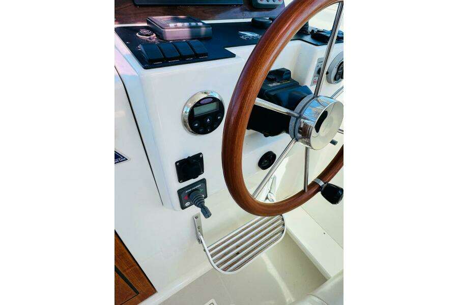 Chance 29ft Back Cove Yacht For Sale