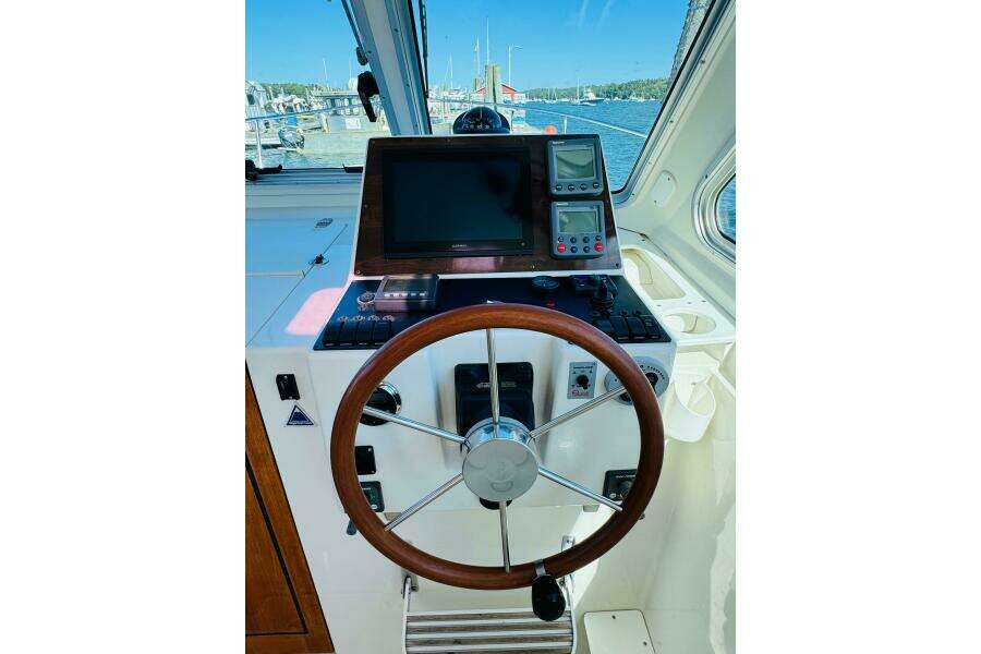 Chance 29ft Back Cove Yacht For Sale