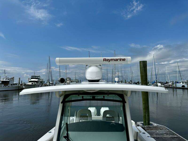 BOTTOMS UP 33ft Boston Whaler Yacht For Sale
