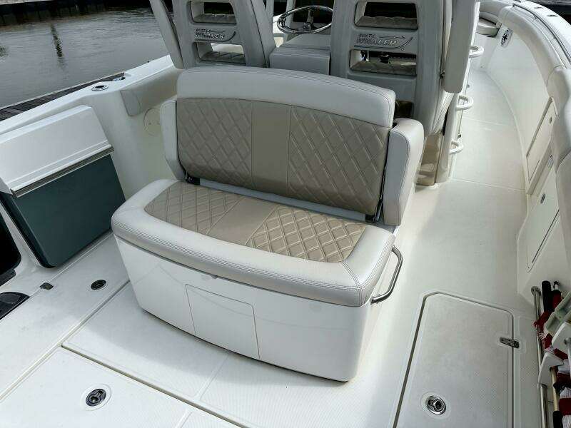 BOTTOMS UP 33ft Boston Whaler Yacht For Sale