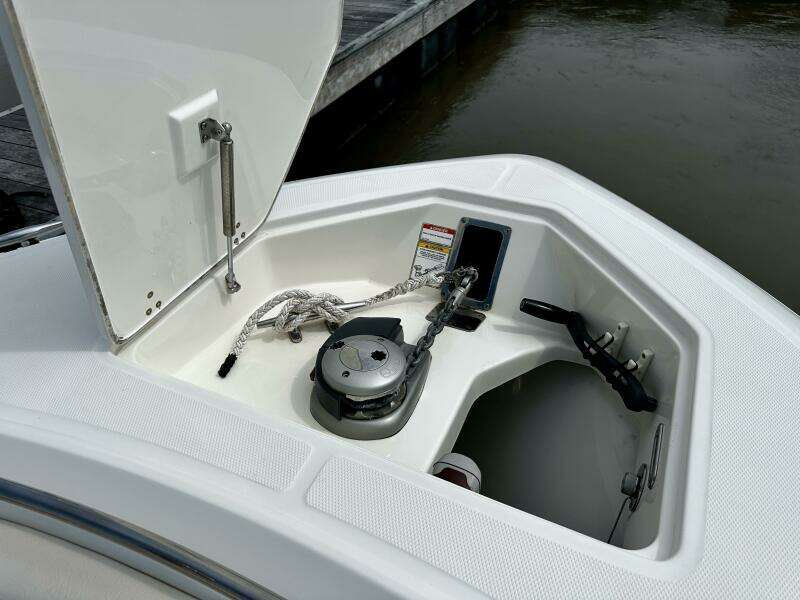 BOTTOMS UP 33ft Boston Whaler Yacht For Sale