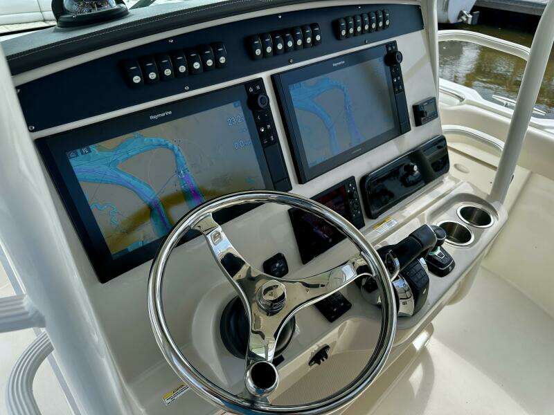 BOTTOMS UP 33ft Boston Whaler Yacht For Sale