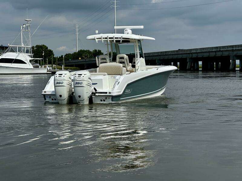 BOTTOMS UP 33ft Boston Whaler Yacht For Sale