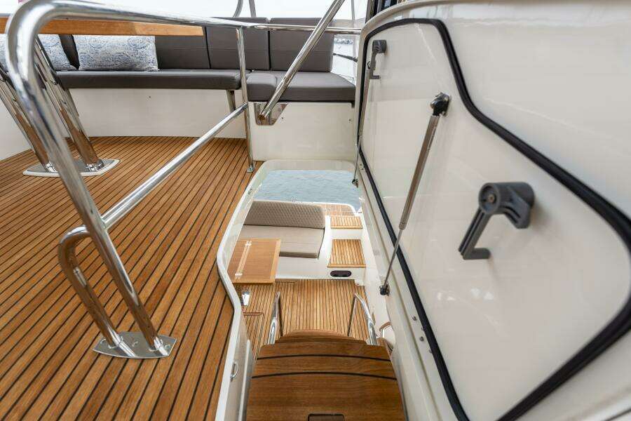 SEEWORTHY 56ft Prestige Yacht For Sale