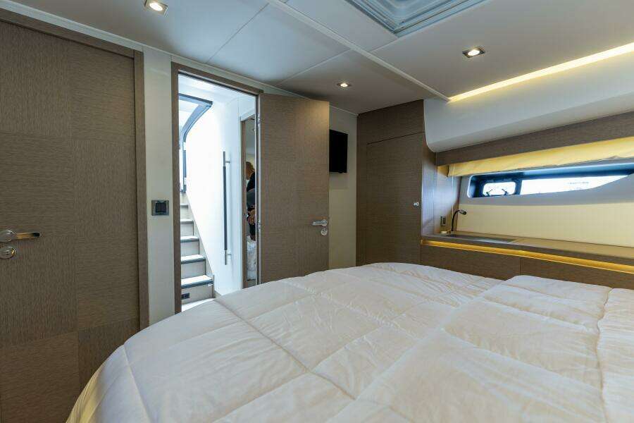 SEEWORTHY 56ft Prestige Yacht For Sale