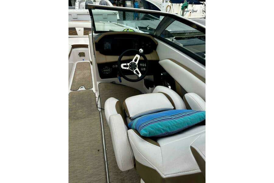 Special Delivery 27ft Four Winns Yacht For Sale