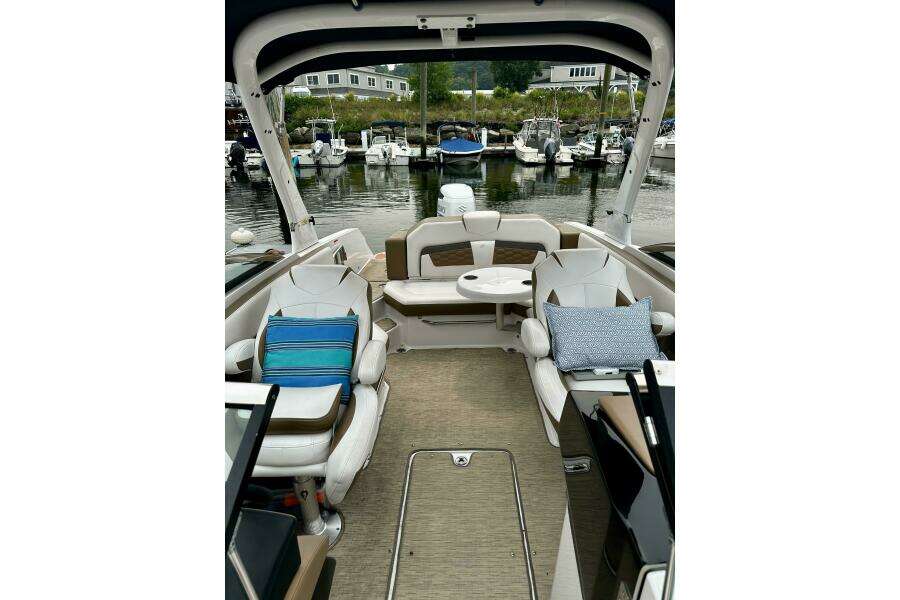 Special Delivery 27ft Four Winns Yacht For Sale