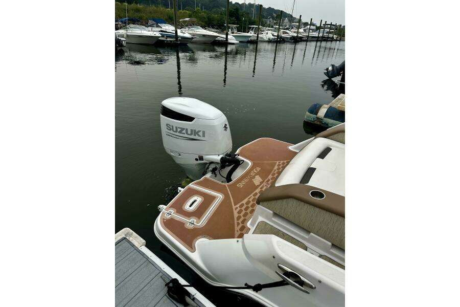 Special Delivery 27ft Four Winns Yacht For Sale