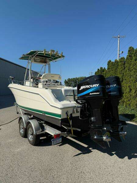 25ft Wellcraft Yacht For Sale