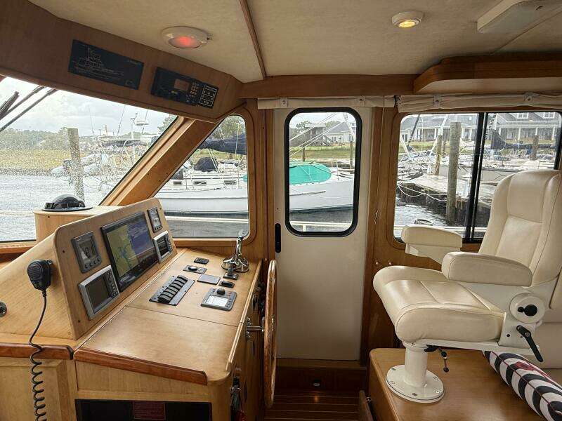 Helm Seating