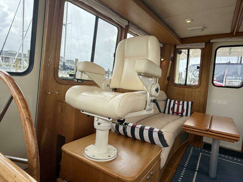 Helm Seat