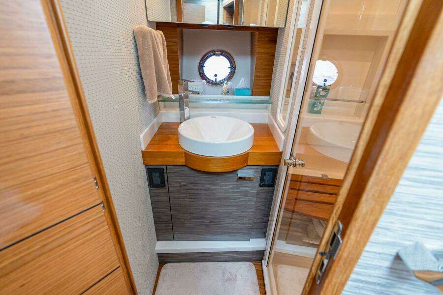44ft Tiara Yachts Yacht For Sale