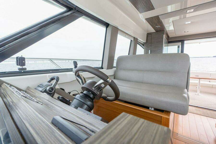 44ft Tiara Yachts Yacht For Sale
