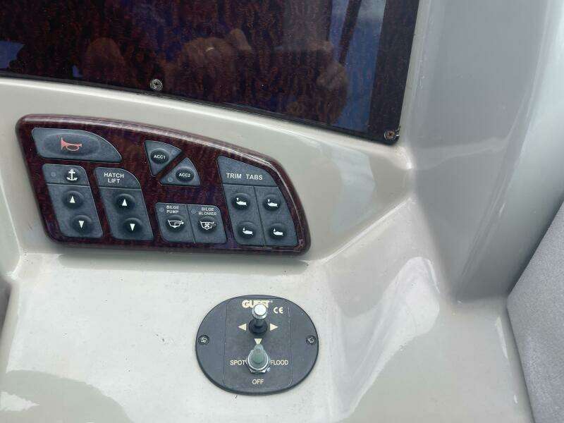 29ft Sea Ray Yacht For Sale