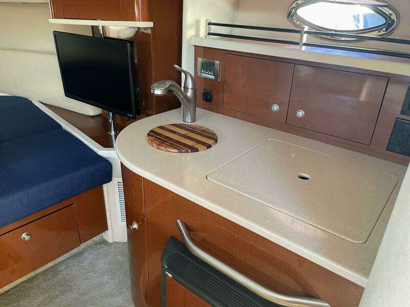 29ft Sea Ray Yacht For Sale