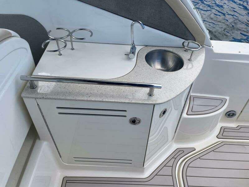 29ft Sea Ray Yacht For Sale