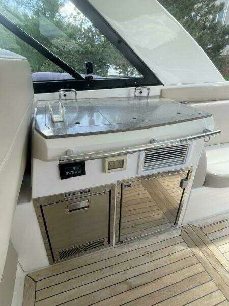 Show Me 42ft Regal Yacht For Sale