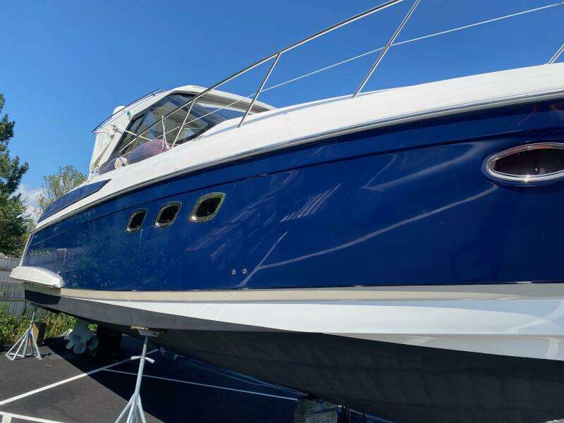 Show Me 42ft Regal Yacht For Sale
