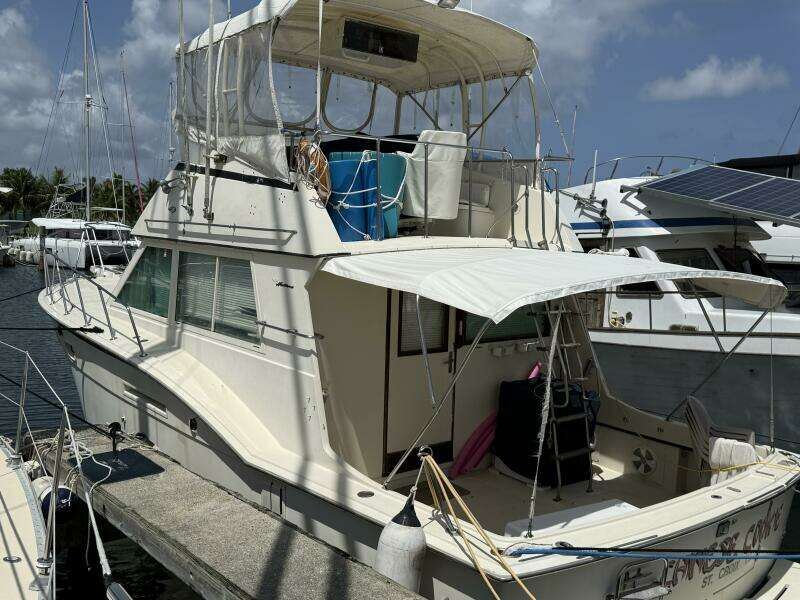 Chinese Cookie 37ft Hatteras Yacht For Sale