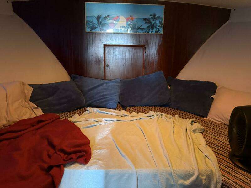 Chinese Cookie 37ft Hatteras Yacht For Sale