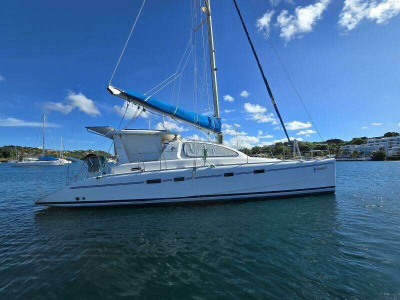 Spy Hop II 43ft Robertson  amp  Caine Yacht For Sale