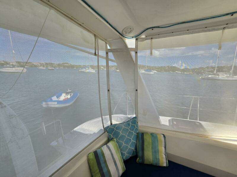 Spy Hop II 43ft Robertson  amp  Caine Yacht For Sale