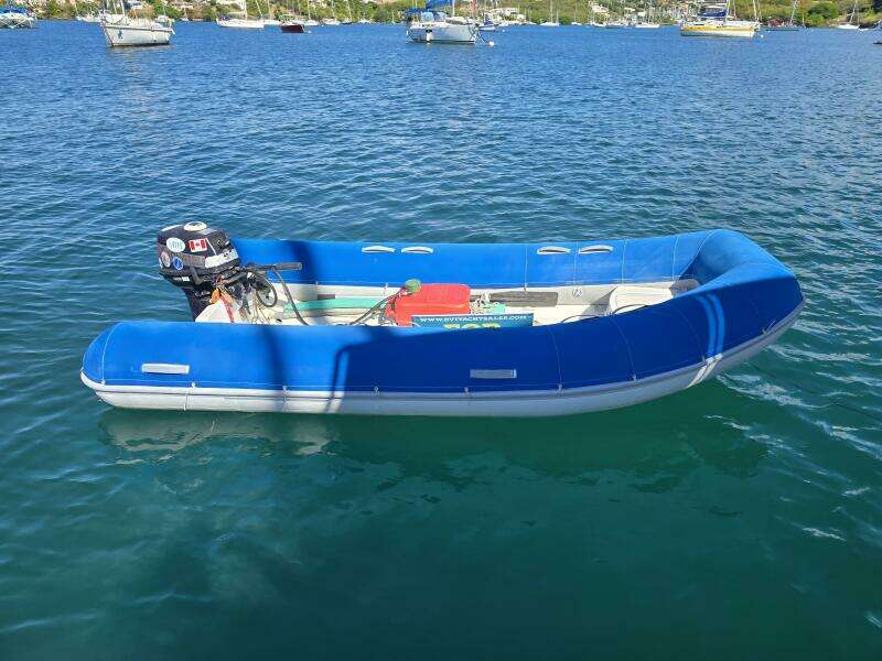 Spy Hop II 43ft Robertson  amp  Caine Yacht For Sale
