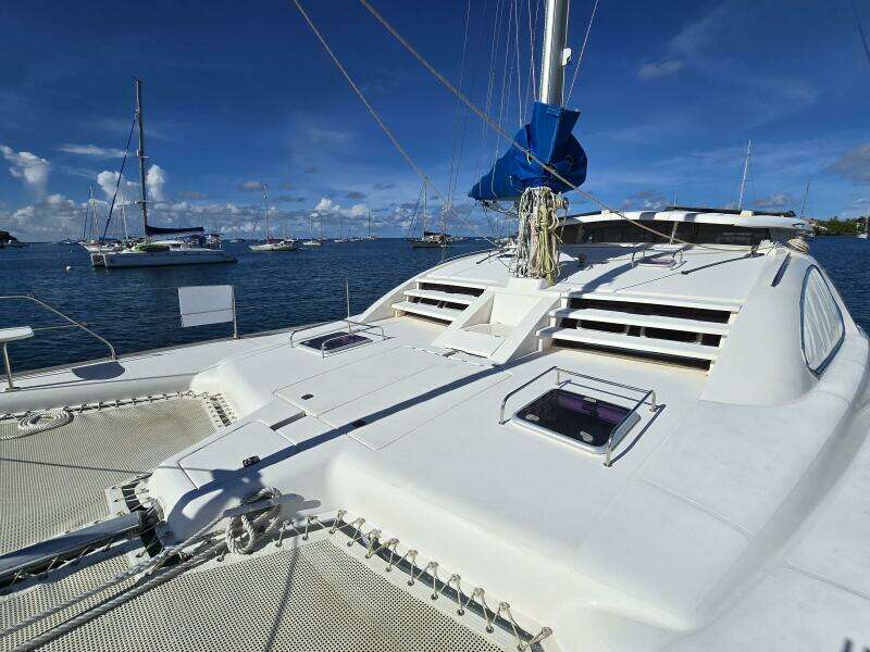 Spy Hop II 43ft Robertson  amp  Caine Yacht For Sale