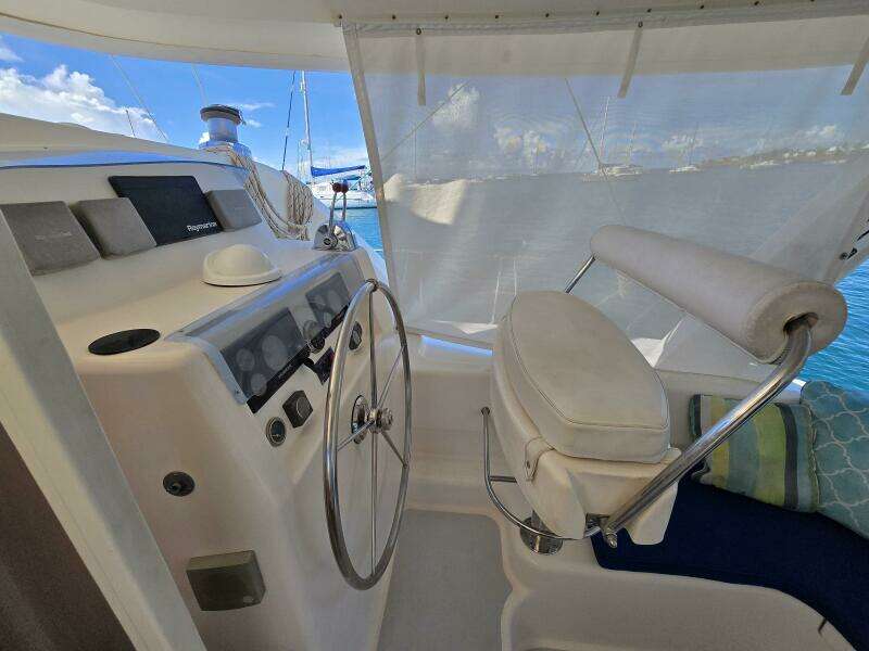 Spy Hop II 43ft Robertson  amp  Caine Yacht For Sale