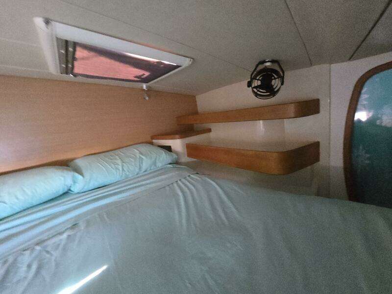 Spy Hop II 43ft Robertson  amp  Caine Yacht For Sale