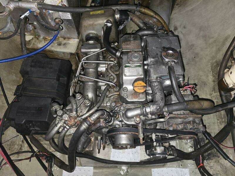 Spy Hop II 43ft Robertson  amp  Caine Yacht For Sale