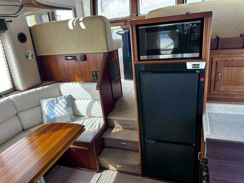 Windless 37ft American Tug Yacht For Sale