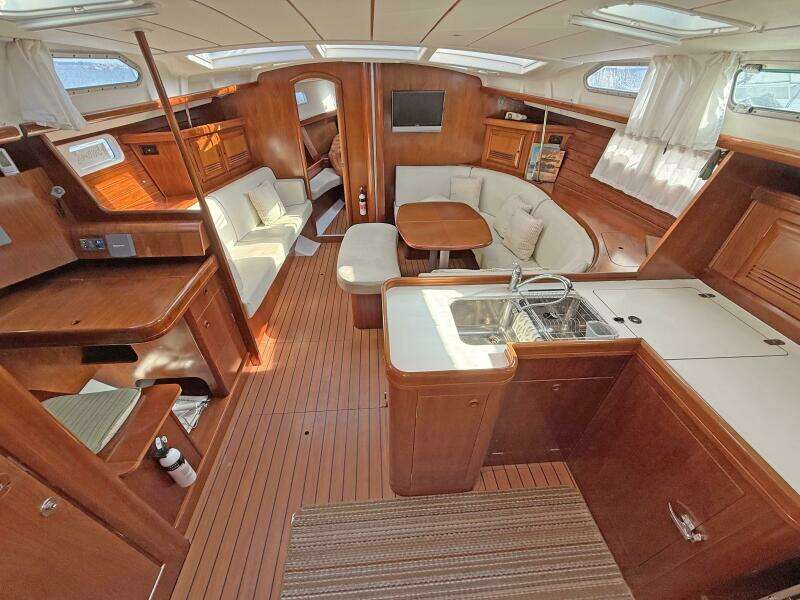 47ft Beneteau Yacht For Sale