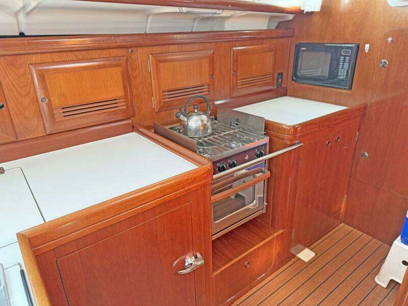 47ft Beneteau Yacht For Sale