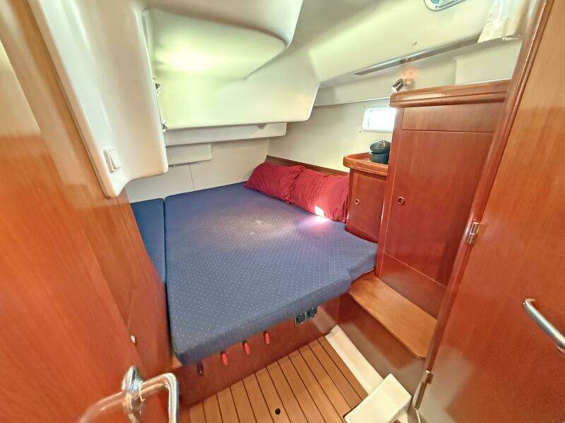 47ft Beneteau Yacht For Sale