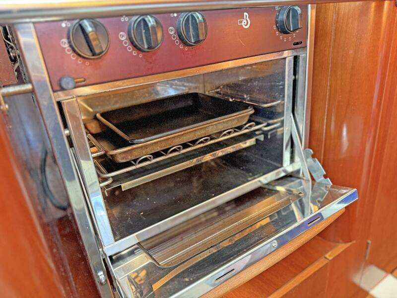 47ft Beneteau Yacht For Sale