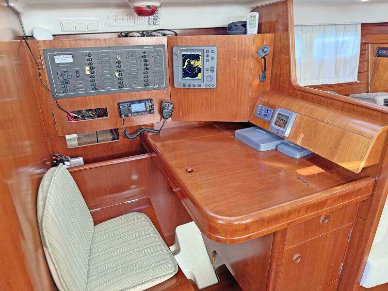 47ft Beneteau Yacht For Sale