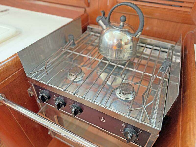 47ft Beneteau Yacht For Sale