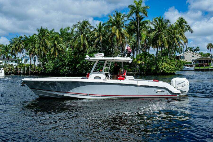 DARE TO DREAM S SIDECHICK 33ft Boston Whaler Yacht For Sale DARE TO DREAM S SIDECHICK 33ft Boston Whaler Yacht For Sale