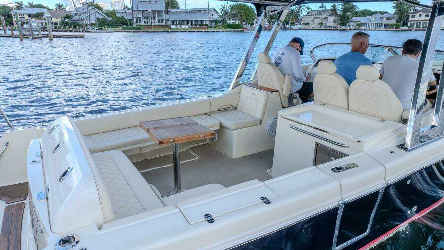 RITZ SEA 30ft Chris Craft Yacht For Sale