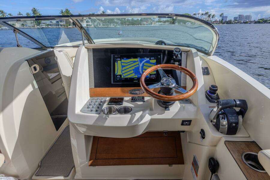 RITZ SEA 30ft Chris Craft Yacht For Sale