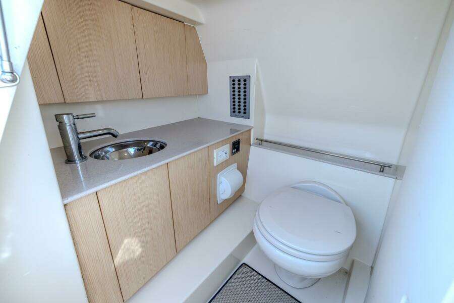 RITZ SEA 30ft Chris Craft Yacht For Sale
