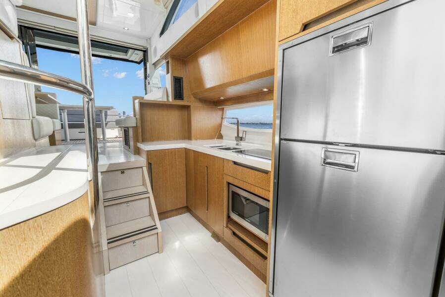 43ft Galeon Yacht For Sale