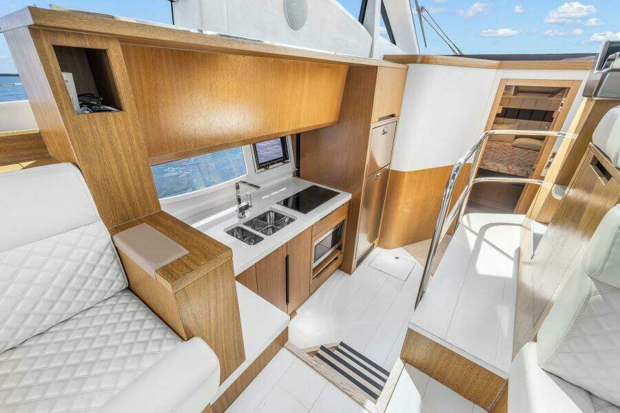 43ft Galeon Yacht For Sale