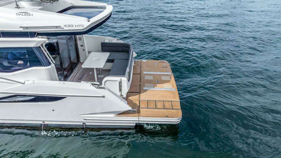 43ft Galeon Yacht For Sale
