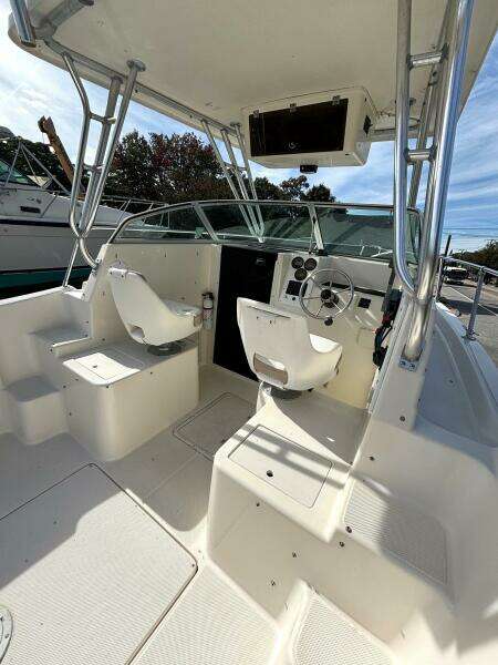 26ft Seaswirl Striper Yacht For Sale