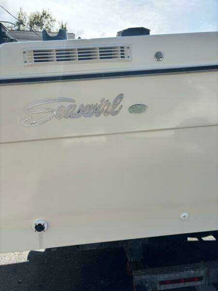 26ft Seaswirl Striper Yacht For Sale