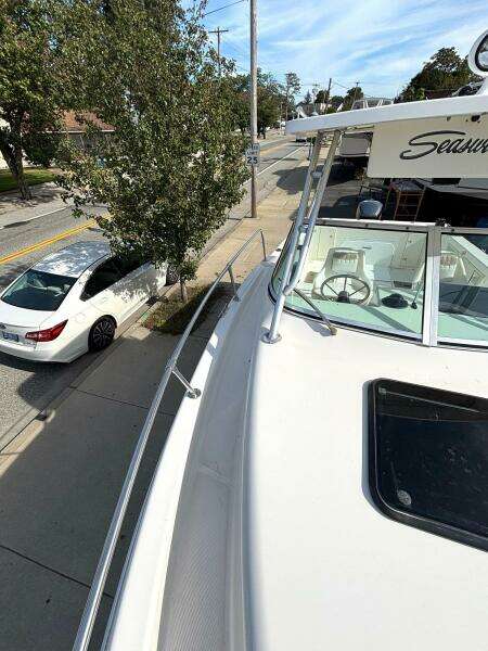 26ft Seaswirl Striper Yacht For Sale