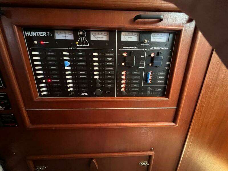 Summer Wind 42ft Hunter Yacht For Sale